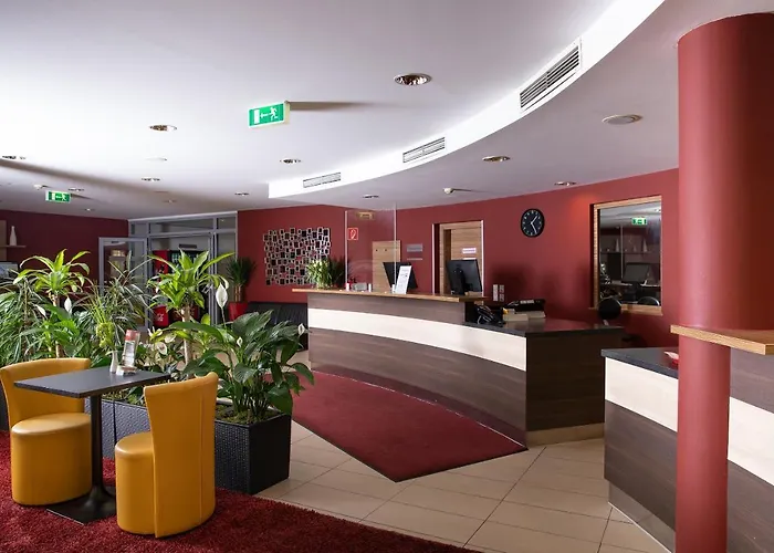 Senator Hotel