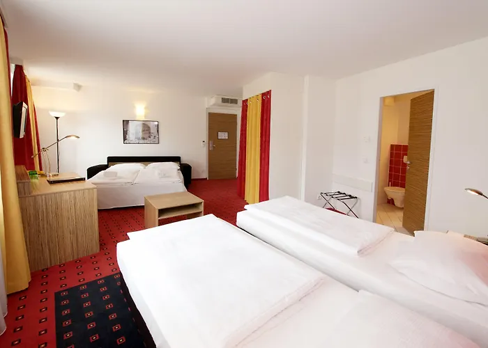 Hotel Senator 4*